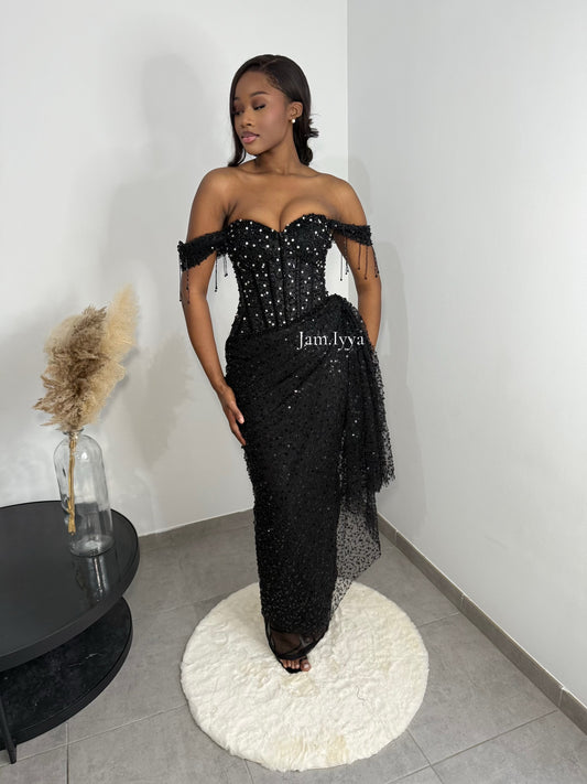 REGINA NOIR